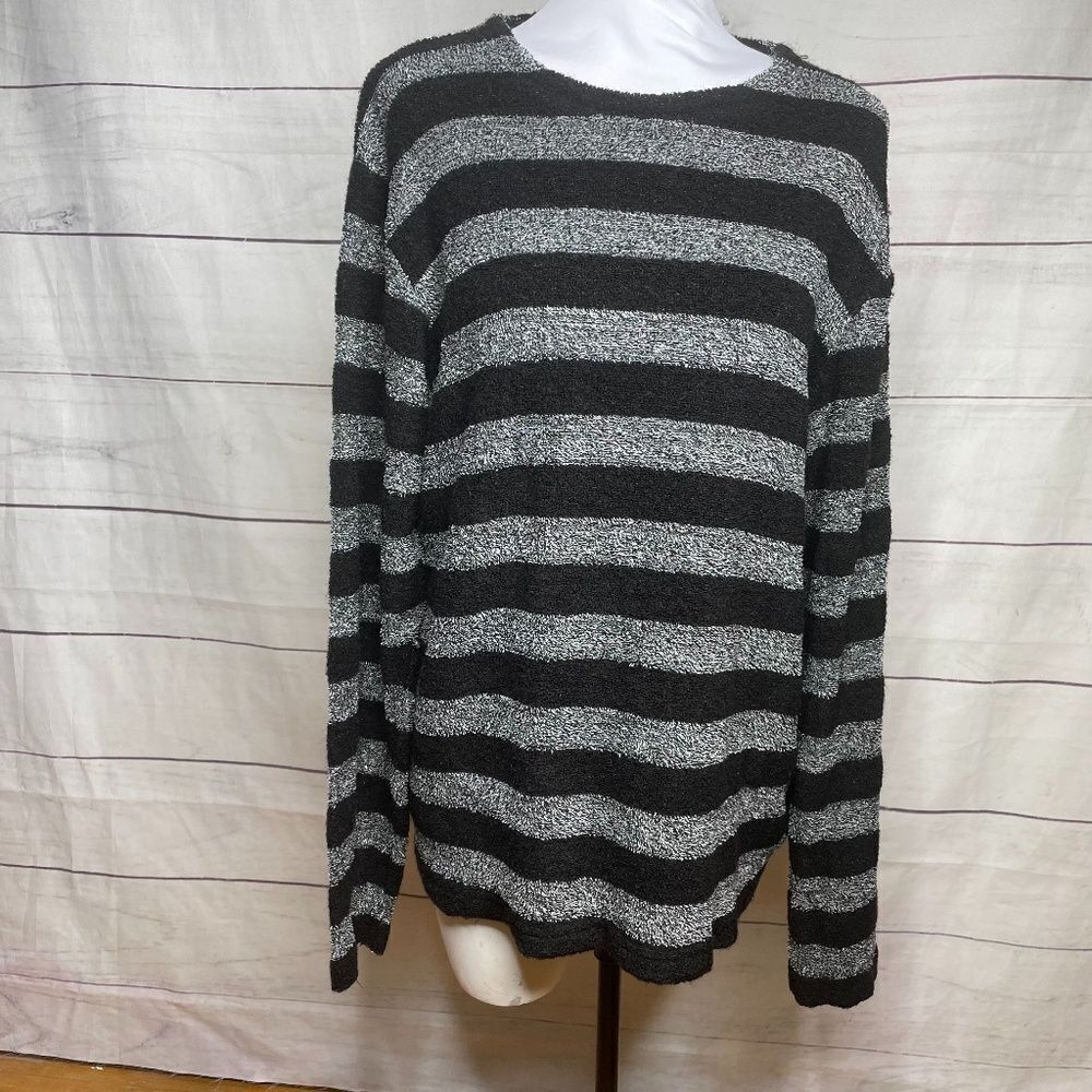 Mens Publish black gray Heather stripe sweater medium